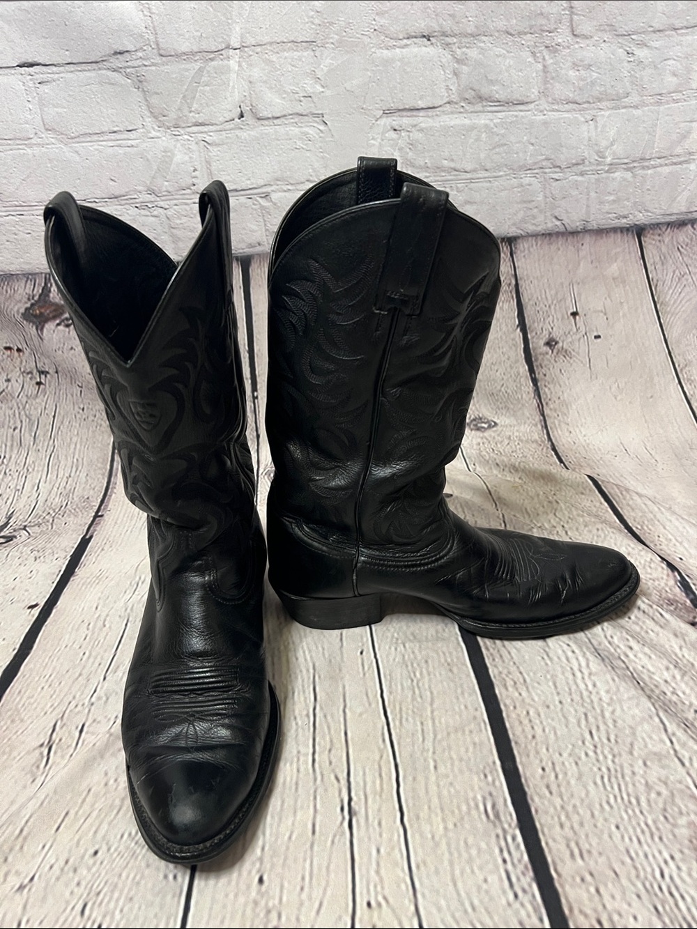 Ariat Black Leather Western Cowboy Boots Round Toe Embroidered Pull On
